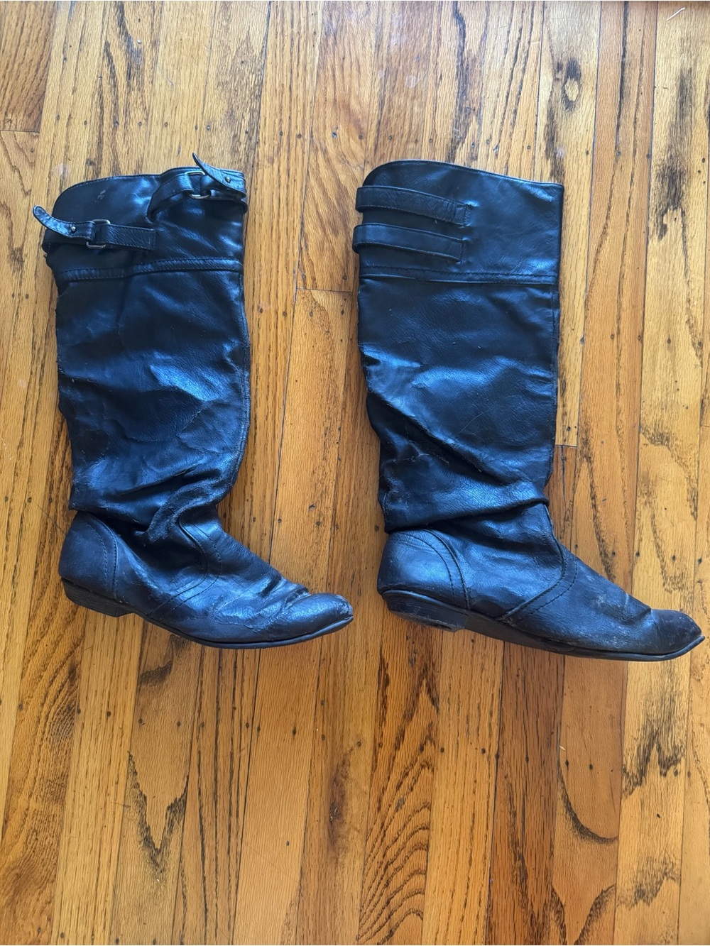 👢Black Leather Buckled Low Heel Boots